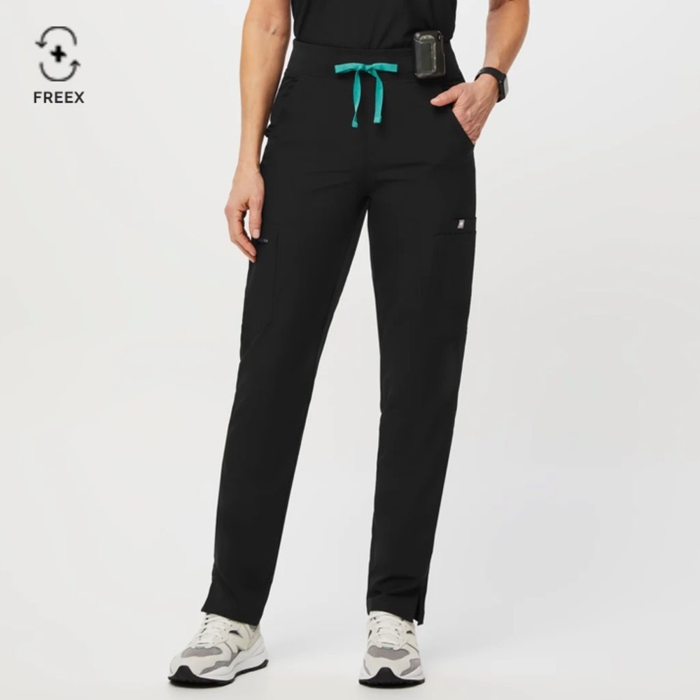 ➕FIGS Women’s Black FREEx Lined Yola High-Waisted Skinny Scrub Pants